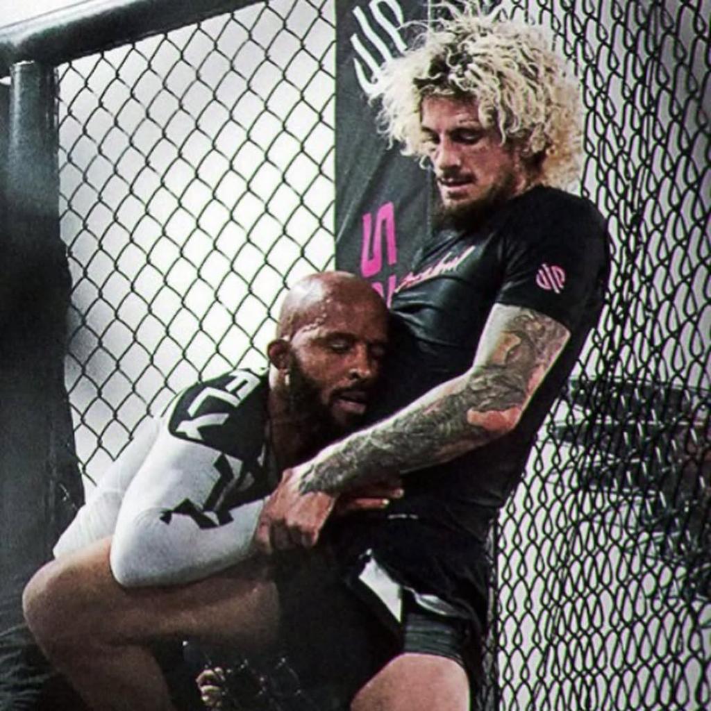 Sean O'Malley se prépare pour l’UFC 316 avec l’aide du légendaire Demetrious Johnson Sean O'Malley se prépare pour l’UFC 316 avec l’aide du légendaire Demetrious Johnson