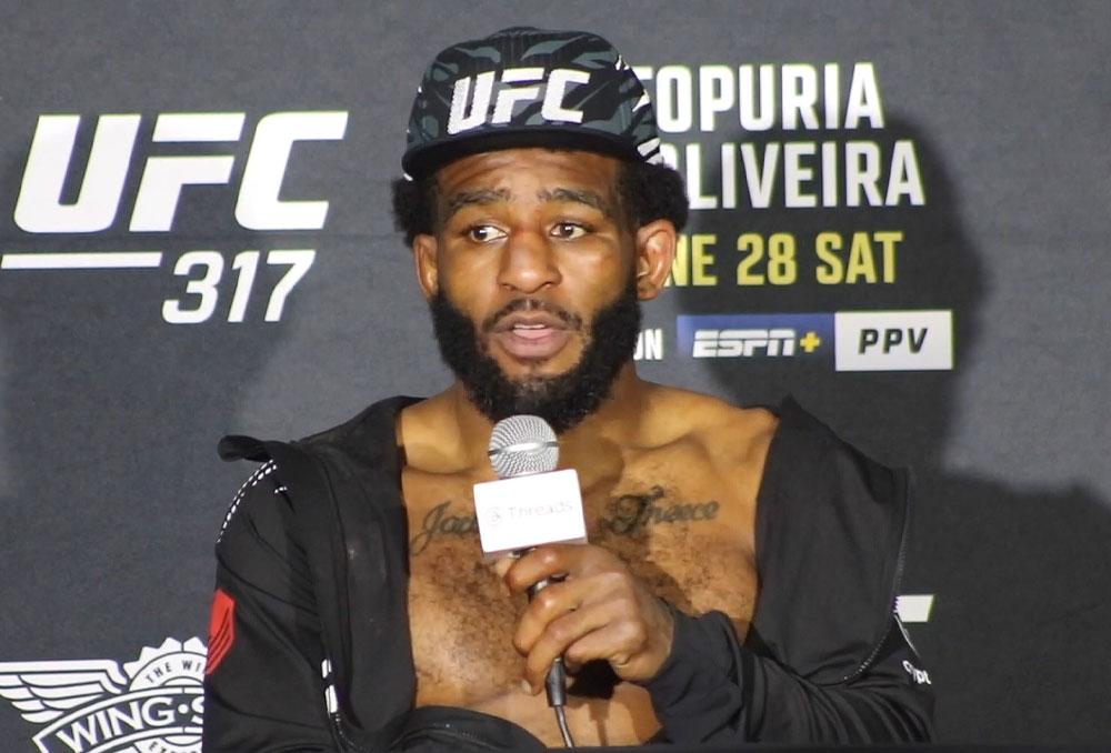 Jacobe Smith raconte comment le sang a réveillé son instinct de tueur face à Niko Price | UFC 317
