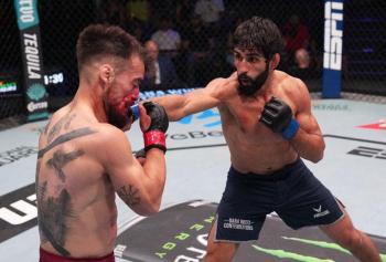Jose Delano offre une performance magistrale et dominante pour s'imposer face à Manuel Exposito | DWCS 78