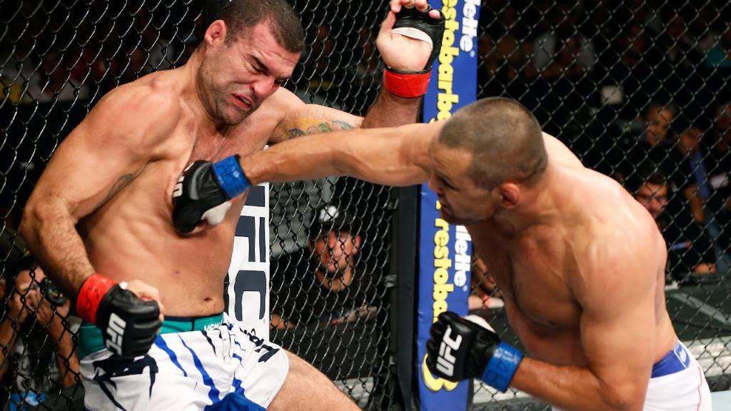 L'octogone révèle le courage surhumain de guerriers qui repoussent les limites de l'endurance dans des duels d'une brutalité mémorable L'octogone révèle le courage surhumain de guerriers qui repoussent les limites de l'endurance dans des duels d'une brutalité mémorable