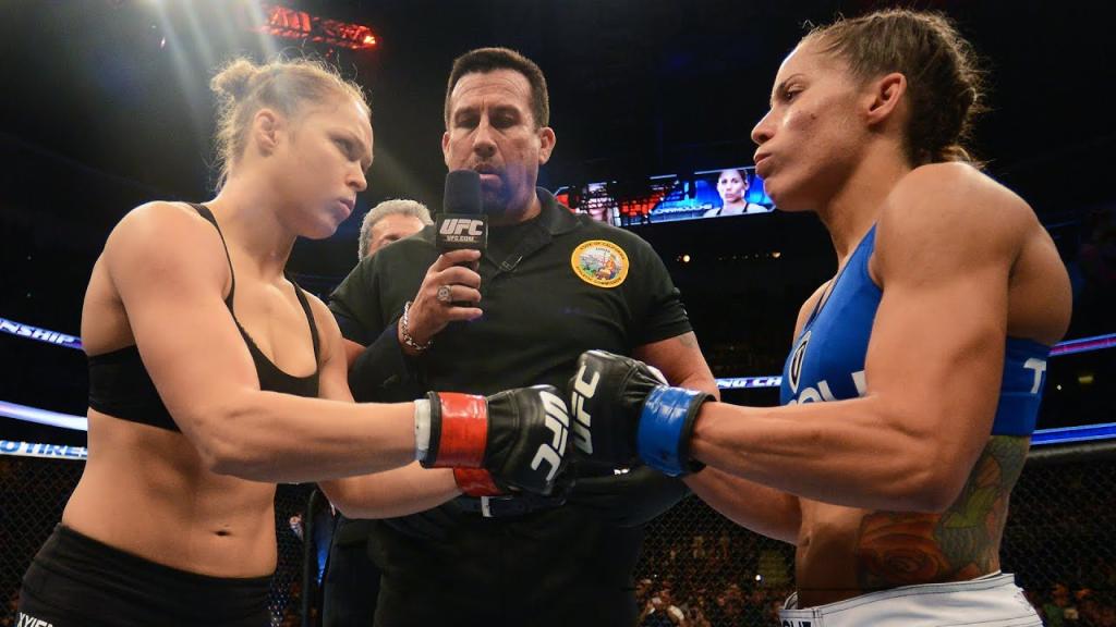 L'octogone révèle le courage surhumain de guerriers qui repoussent les limites de l'endurance dans des duels d'une brutalité mémorable L'octogone révèle le courage surhumain de guerriers qui repoussent les limites de l'endurance dans des duels d'une brutalité mémorable