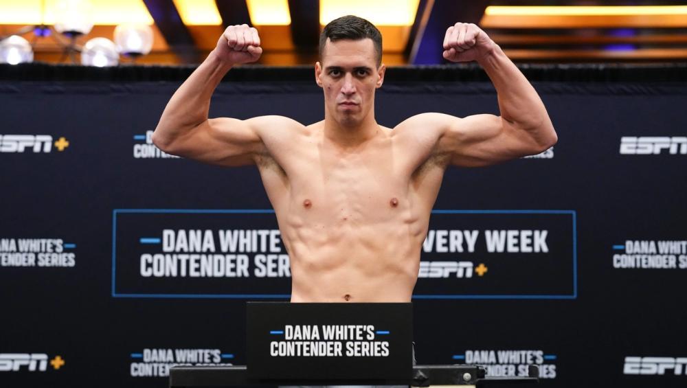 L'invaincu Dani Barbir met son bilan parfait en jeu face au redoutable finisseur Mantas Kondratavicius | DWCS 83 L'invaincu Dani Barbir met son bilan parfait en jeu face au redoutable finisseur Mantas Kondratavicius | DWCS 83