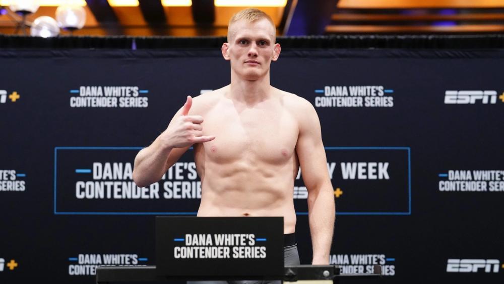 L'invaincu Dani Barbir met son bilan parfait en jeu face au redoutable finisseur Mantas Kondratavicius | DWCS 83 L'invaincu Dani Barbir met son bilan parfait en jeu face au redoutable finisseur Mantas Kondratavicius | DWCS 83