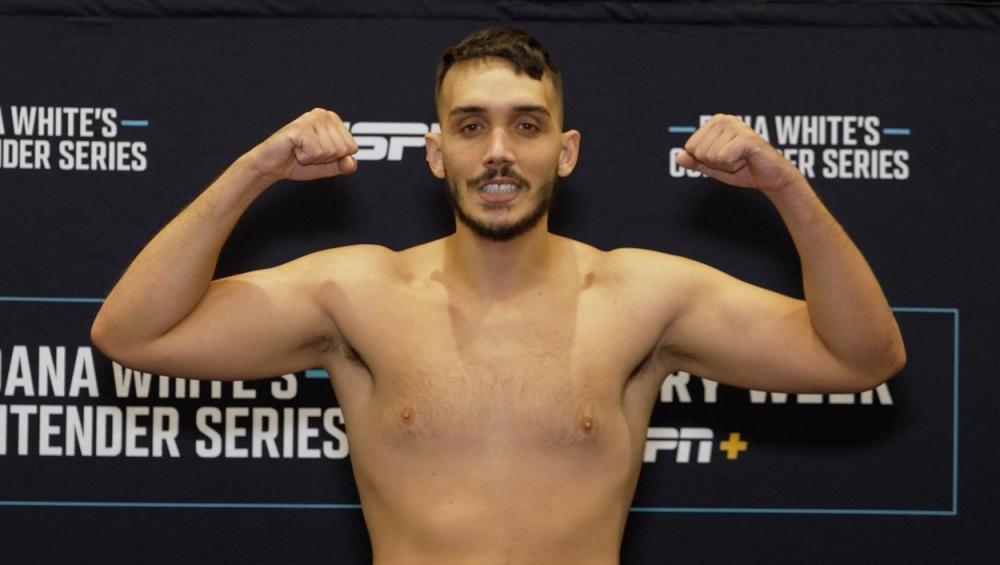 Un contrat à l'UFC en jeu : Luke Fernandez affronte Rafael Pergentino dans un duel déséquilibré | DWCS 85 Un contrat à l'UFC en jeu : Luke Fernandez affronte Rafael Pergentino dans un duel déséquilibré | DWCS 85