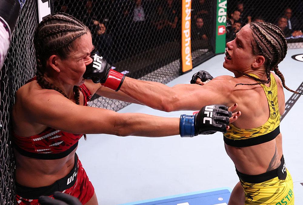 Julia Polastri surclasse Karolina Kowalkiewicz et confirme son ascension | UFC Rio de Janeiro