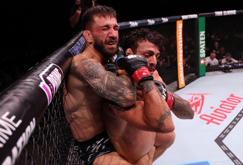 Kaan Ofli soumet Ricardo Ramos avec un étranglement arrière dès le premier round | UFC Rio de Janeiro