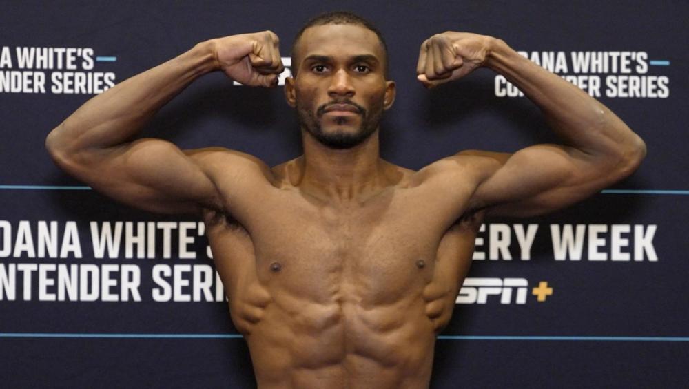 Michael Oliveira affronte Victor Valenzuela dans un choc de strikers | DWCS 86 Michael Oliveira affronte Victor Valenzuela dans un choc de strikers | DWCS 86