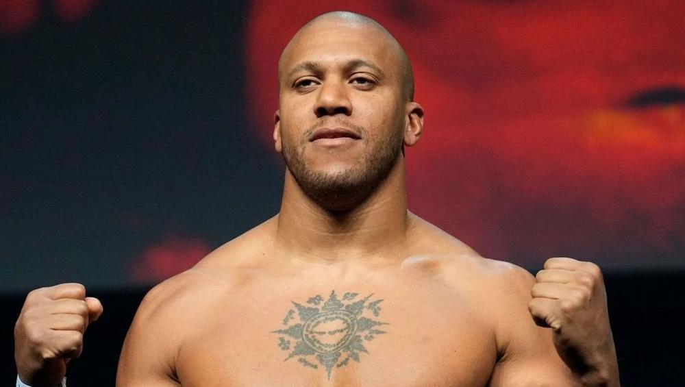 Tom Aspinall et Ciryl Gane s'affrontent pour la suprématie des poids lourds à l'UFC 321 Tom Aspinall et Ciryl Gane s'affrontent pour la suprématie des poids lourds à l'UFC 321