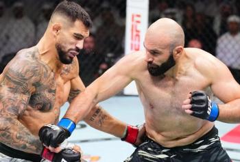 Azamat Murzakanov foudroie Aleksandar Rakic d'une droite parfaite au 1er round | UFC 321