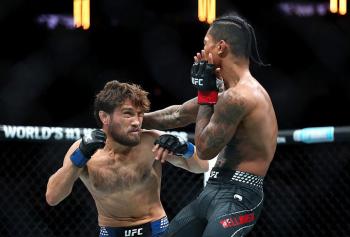Ethyn Ewing réussit l'exploit en 'short notice' contre Malcolm Wellmaker | UFC 322