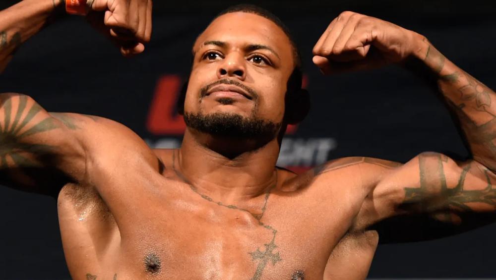 Alexander Hernandez vise une quatrième victoire consécutive face au vétéran Michael Johnson | UFC 314 Alexander Hernandez vise une quatrième victoire consécutive face au vétéran Michael Johnson | UFC 314