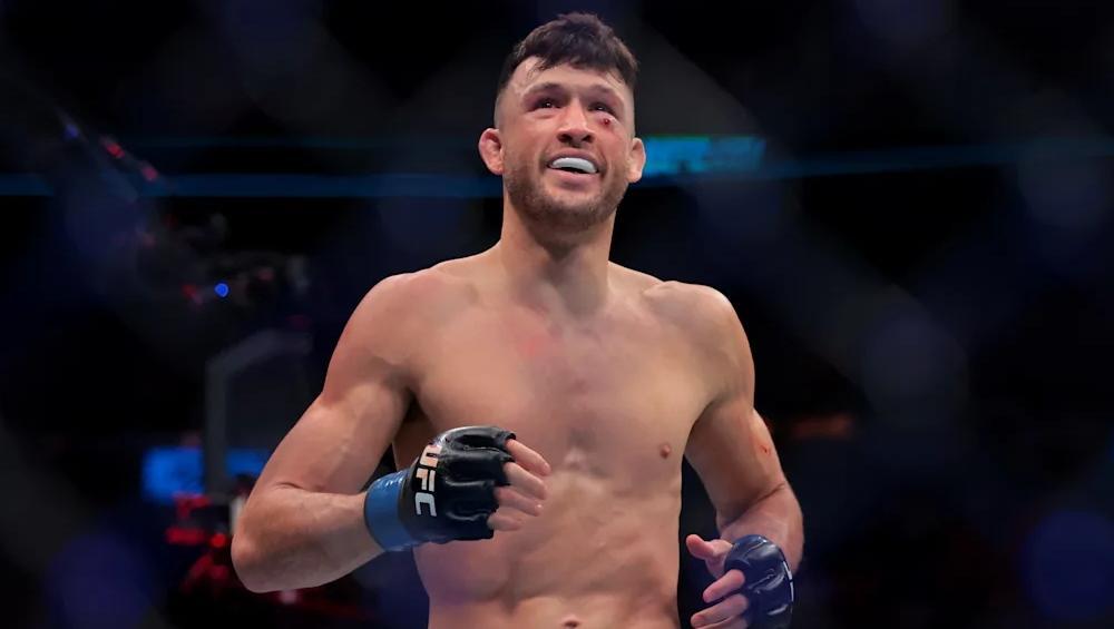 Julian Erosa accueille le nouveau venu Lerryan Douglas pour un choc explosif chez les poids plumes | UFC Fight Night 271 Julian Erosa accueille le nouveau venu Lerryan Douglas pour un choc explosif chez les poids plumes | UFC Fight Night 271