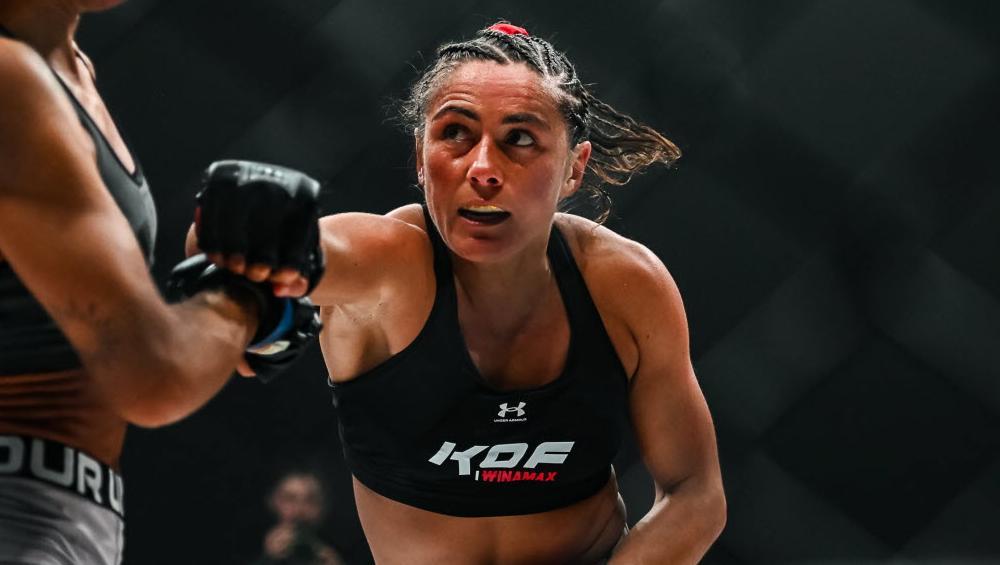 Daniel Cormier et Michael Bisping face à face pour la 34e édition du TUF avec l'espoir française Delphine Benouaich Daniel Cormier et Michael Bisping face à face pour la 34e édition du TUF avec l'espoir française Delphine Benouaich