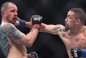 UFC 329 : Des débuts étincelants chez les poids mi-lourds pour Robert Whittaker, vainqueur par TKO au troisième round