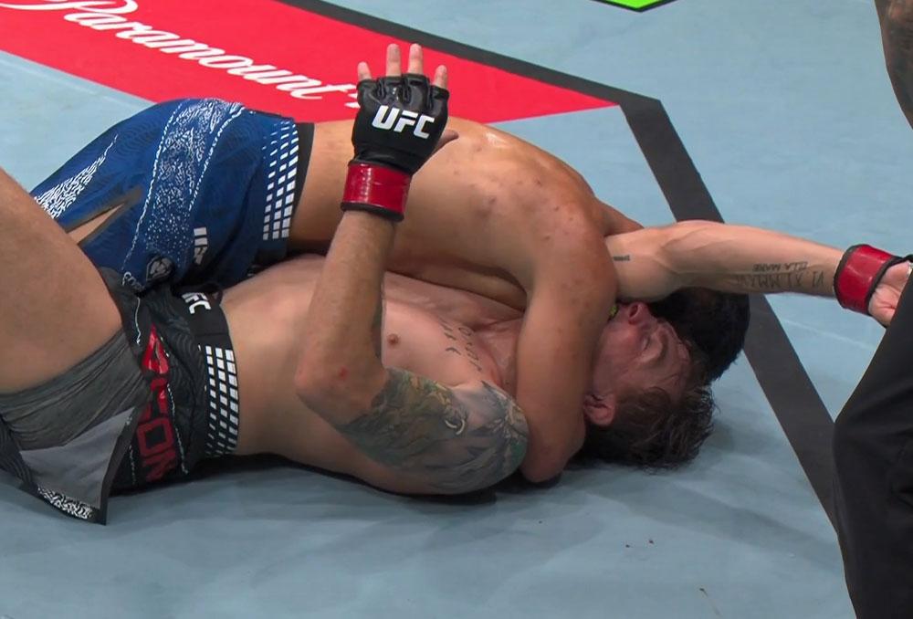 UFC Abu Dhabi : Abdul Hussein soumet Cody Gibson pour ses débuts à l'UFC