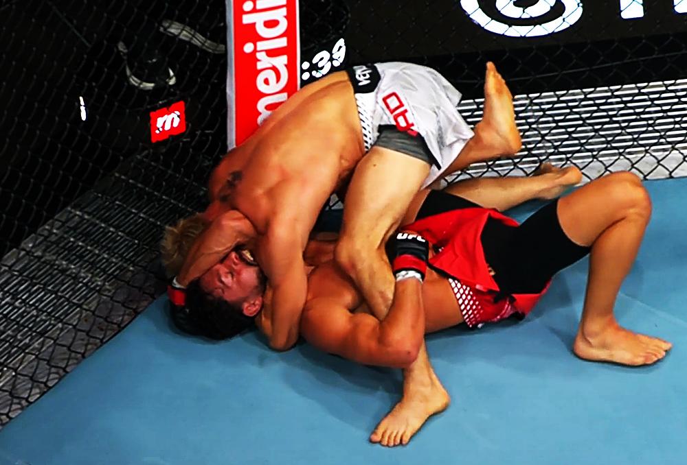 UFC Belgrade : Bogdan Grad s'impose par soumission face à Dennis Buzukja lors d'une fin de combat controversée