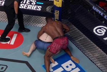 DWCS 87 : L'ancien joueur de NFL Anthony Wint détruit Matt Adams en 34 secondes
