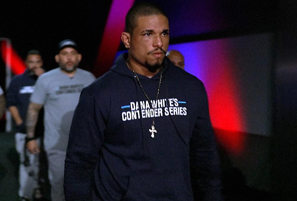 DWCS 89 : Mario Piazzon met en garde Guilherme Uriel « Dès qu'il sera au sol, je vais le massacrer »