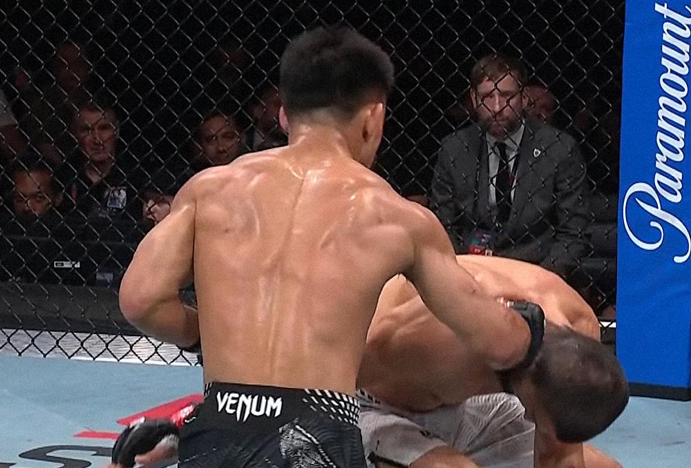UFC Shanghai : Song Yadong fait chavirer la salle et éteint Umar Nurmagomedov par KO au deuxième round
