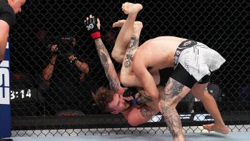 Cody Brundage a signé une victoire spectaculaire par KO (slam) à 1:49 du premier round | UFC on ESPN 52
