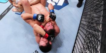 Tagir Ulanbekov soumet Cody Durden au 2ème round | UFC 296
