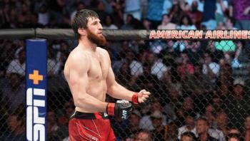 Magomed Ankalaev prédit de mettre KO le champion de l'UFC Alex Pereira : “Ce type n'a pas de menton”