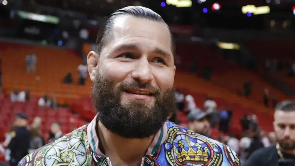 Jorge Masvidal révèle avoir gagné 5 millions de dollars pour sauver le combat principal de l'UFC 251 face à Kamaru Usman