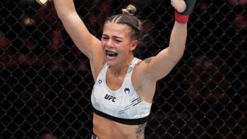 Luana Santos triomphe de Mariya Agapova en 3:27 par soumission | UFC on ESPN 59