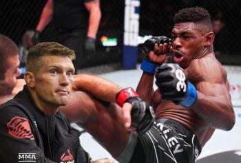 Stephen Thompson prépare un coup d'éclat contre Joaquin Buckley à l'UFC 307 | Salt Lake City