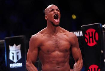 Michael Page se dit prêt à punir toute tentative d'amenée au sol de son adversaire Shara Magomedov