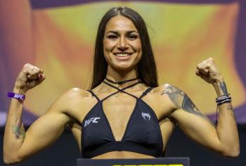 Diana Belbita de retour en poids mouches pour l'UFC Vegas 105 : un combat décisif pour son avenir ?