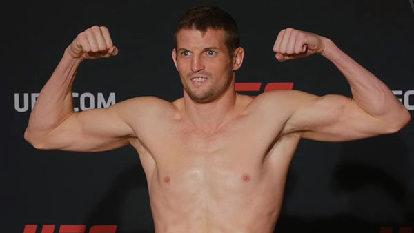 Chas Skelly contre Jason Knight